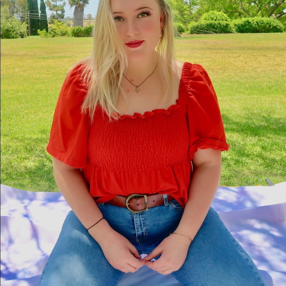 SQUARE NECK CROP TOP